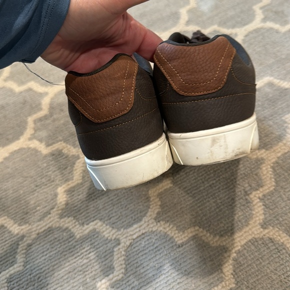 Levi’s Brown Size 12 Shoes - Picture 2 of 3